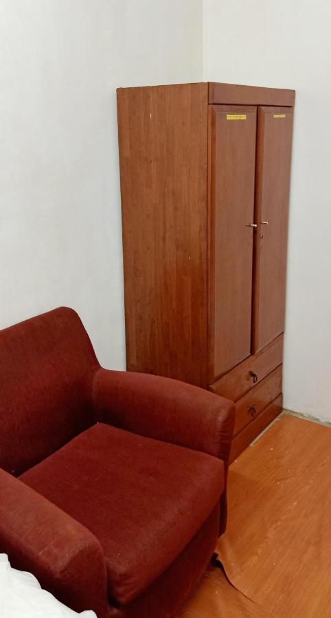 Homestay Budget Economy Singlebed Bedroom In Aman Puri, Kepong