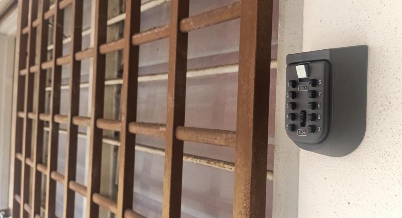 Homestay Budget Economy Singlebed Bedroom In Aman Puri, Kepong *